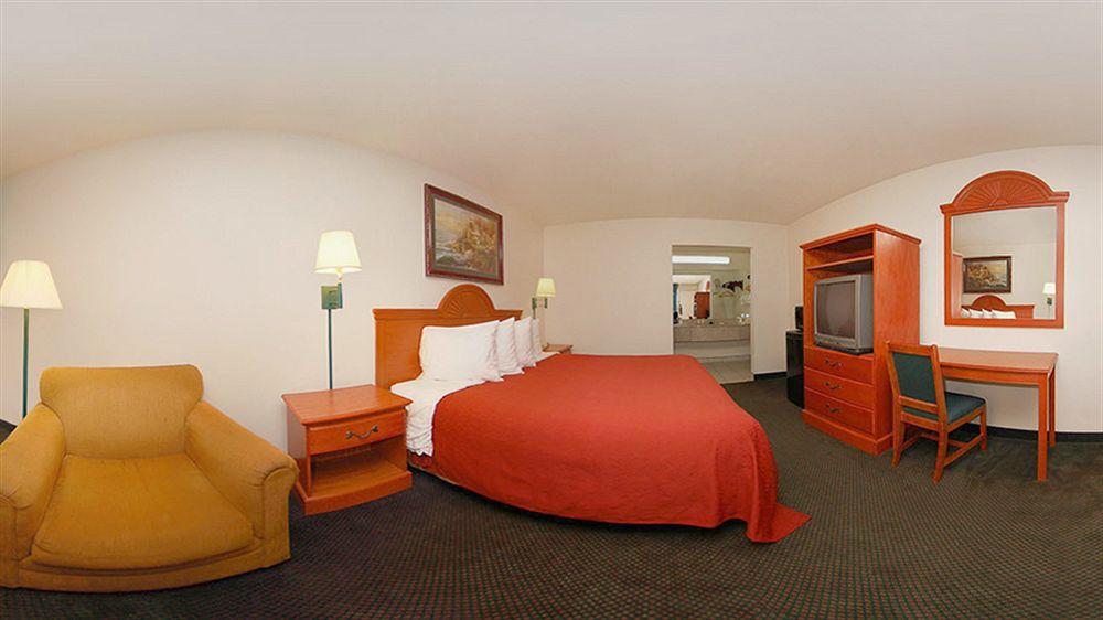 Quality Inn & Suites Hardeeville - Savannah North Exterior photo