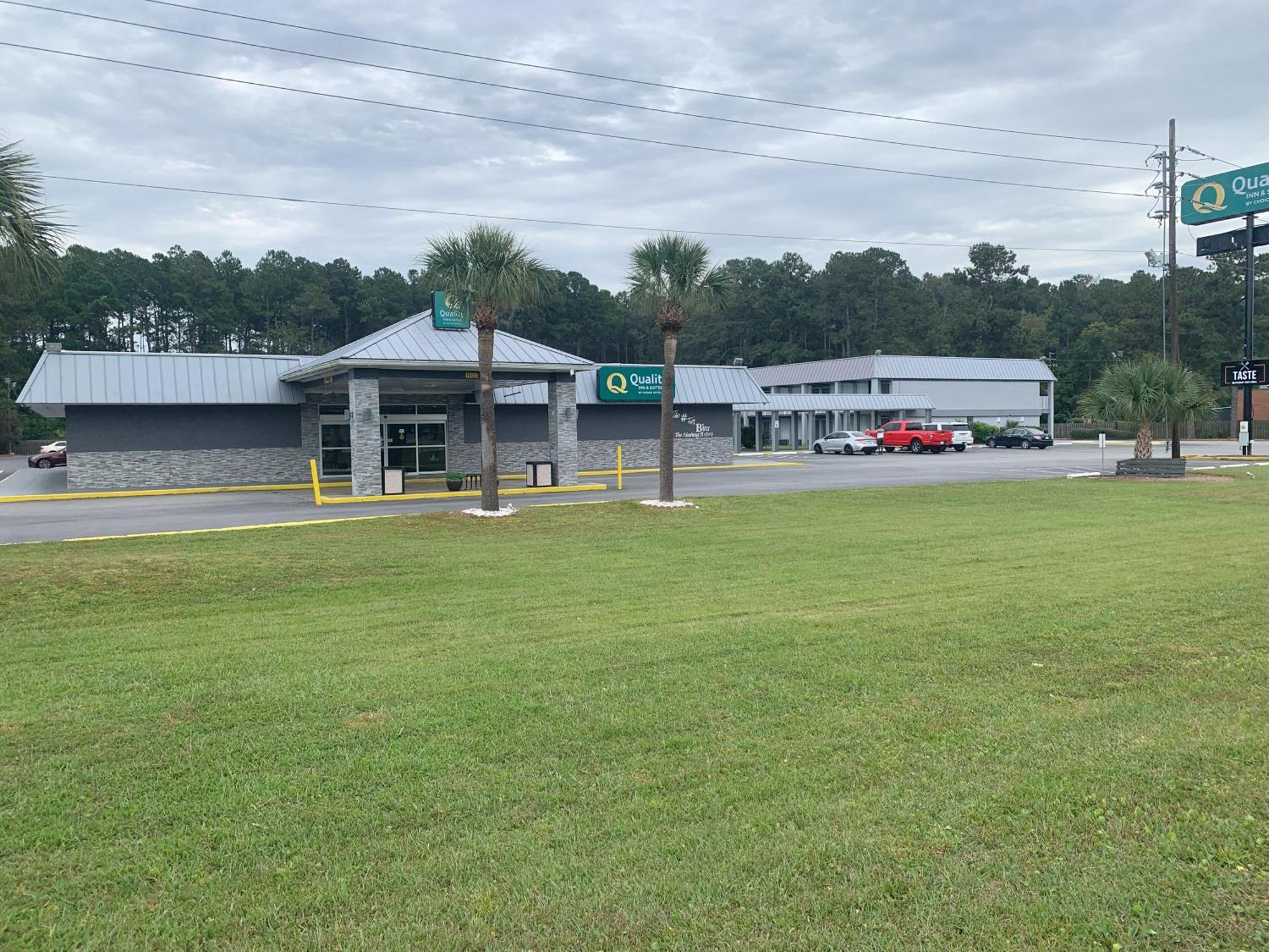 Quality Inn & Suites Hardeeville - Savannah North Exterior photo
