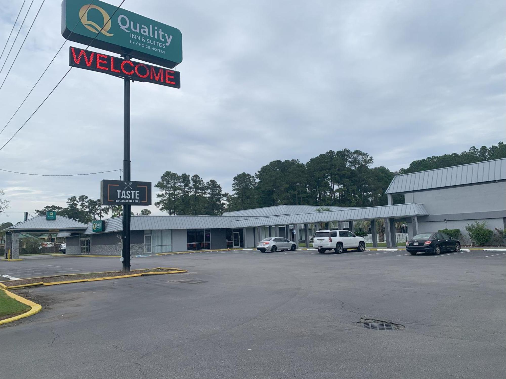Quality Inn & Suites Hardeeville - Savannah North Exterior photo